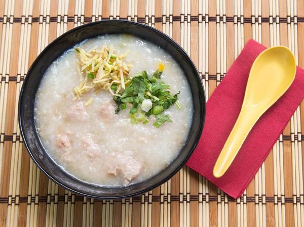 Praktis dan Mengenyangkan: Bubur Nasi Ayam Mentega